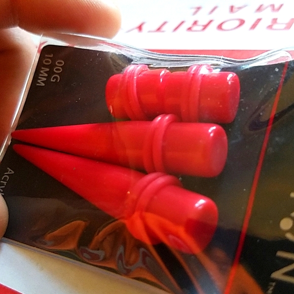NWT PIERCED NATION ALL RED ACRYLIC PLUGS AND TAPERS - Picture 3 of 3